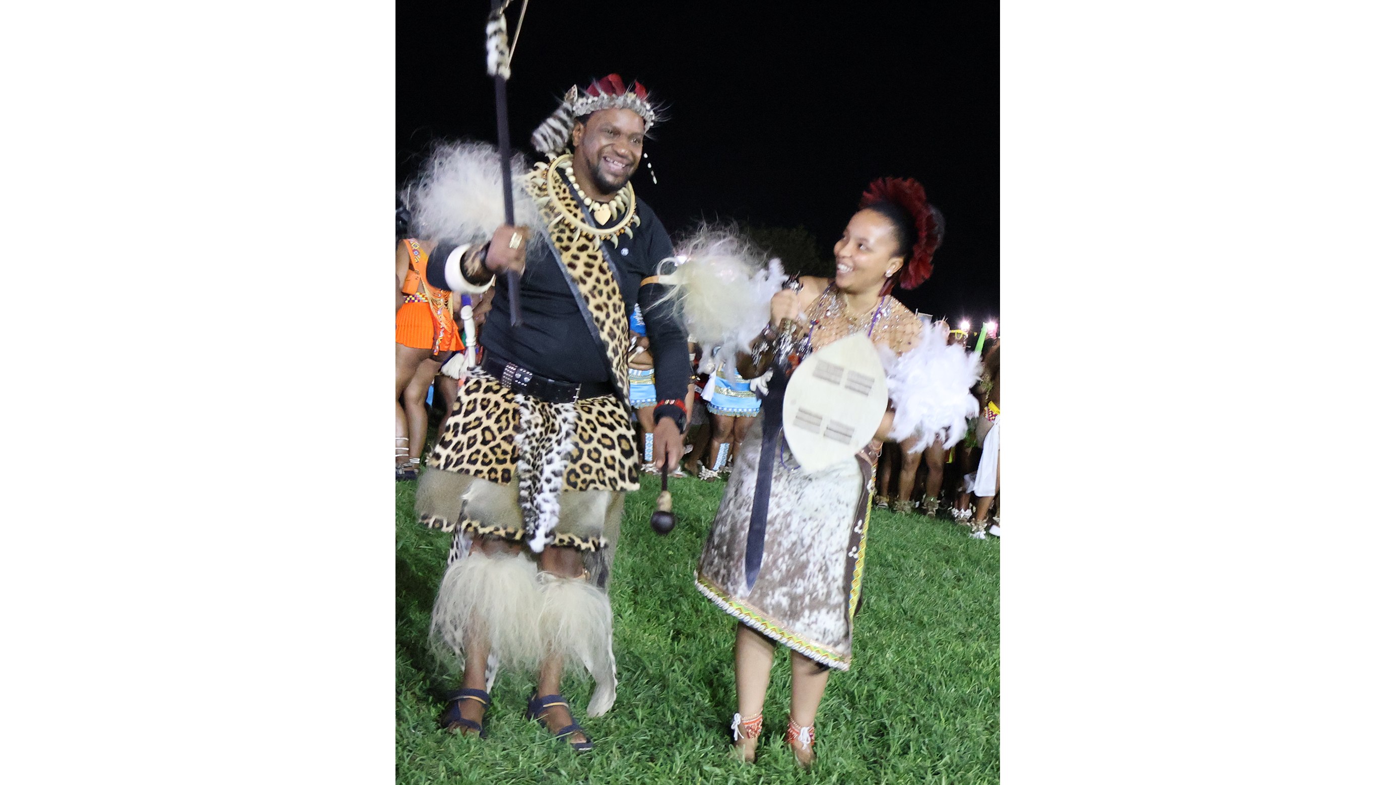 King Misuzulu kaZwelithini dancing with Liphovela Princess Sihle Mdluli after putting a necklace on her.